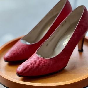 1980’s Salvatore Ferragamo Pumps - leather heels - red heels - red pumps